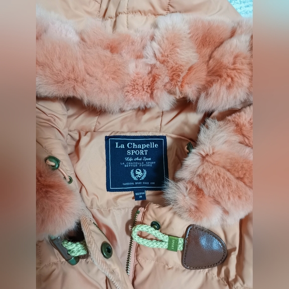 Coral puffer jacket with rabbit hair collar - Picture 3 of 6